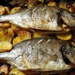 Gebackene Dorade mit scharfen Ofenkartoffeln