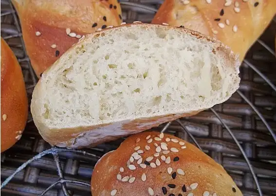 Knusprige kleine Brötchen