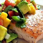 Lachs in Honigglasur mit Mango-Avocado-Salsa