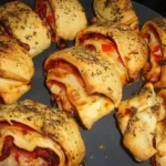 Gefüllte Pizzabrötchen