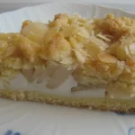 Apfel-Streuselkuchen mit Vanillepudding