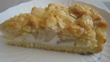 Apfel-Streuselkuchen mit Vanillepudding