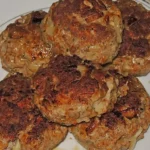 Frikadellen mit Erdnussflips