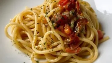 Spaghetti aglio olio e peperoncino