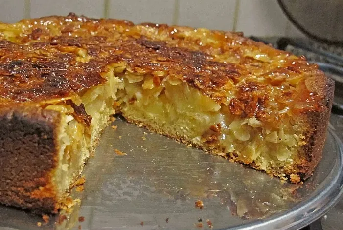 Apfelkuchen mit Mandeldecke