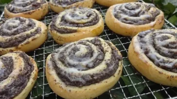 Mohnschnecken mit Hefeteig (ohne Rosinen)