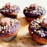 Eierlikör-Bananenmuffins mit Erdnussbutter-Pralinés