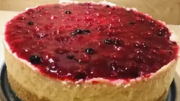 Rote-Grütze-Kuchen