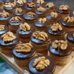 Walnuss-Marzipan-Plätzchen