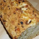Zwiebel-Käse-Schinken-Brot