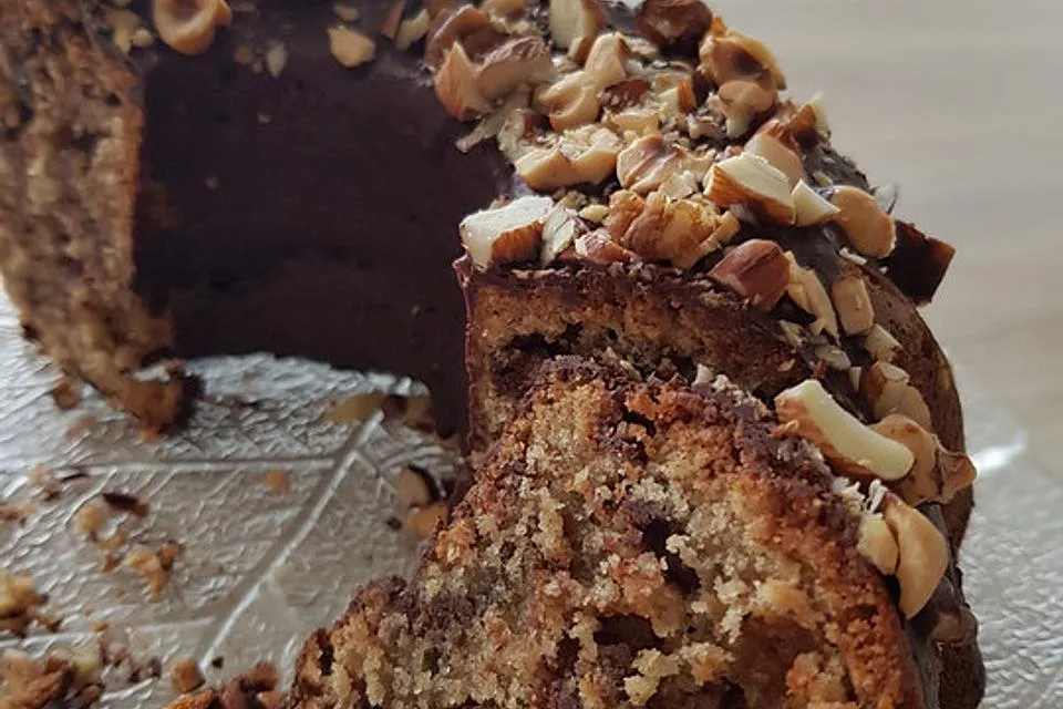 haselnusskuchen-mit-schokostueckchen - Best Rezepte