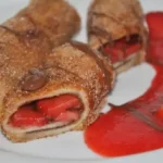 Armer Ritter gerollt mit Erdbeeren