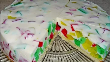 Bunte Götterspeise Torte