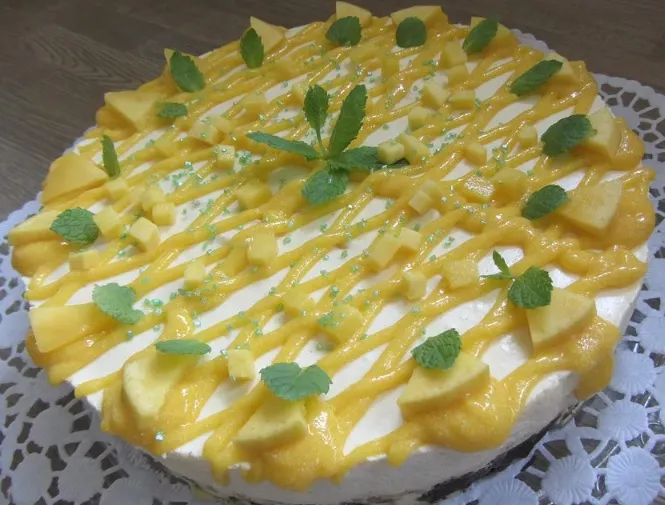 Mangotorte LIGHT mit Schoko-Knusperboden