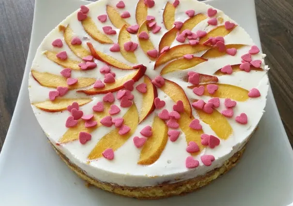 Pfirsich - Joghurt Torte mit Vanillehauch