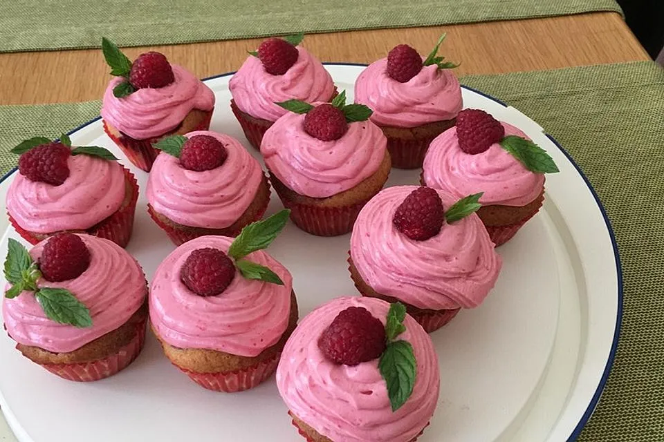 himbeer-joghurt-cupcakes-mit-himbeer-frosting - Best Rezepte