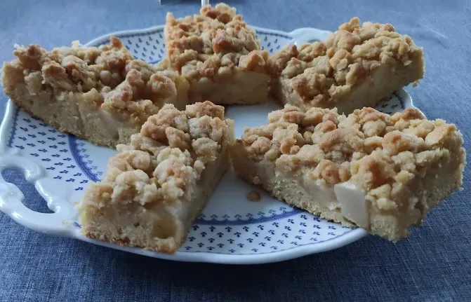 Apfelkuchen mit Streuseln vom Blech