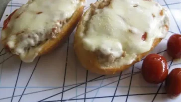 Gegrillte Mettbrötchen