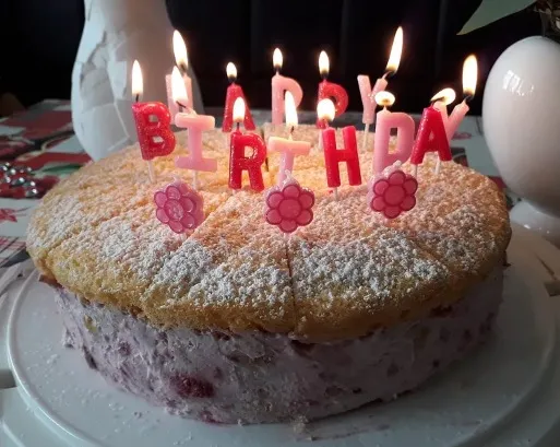 Himbeer-Sahne-Quark-Torte mit Miniwindbeuteln