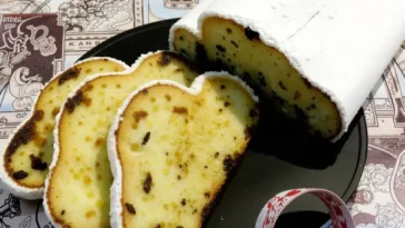 Marzipan Quark Stollen