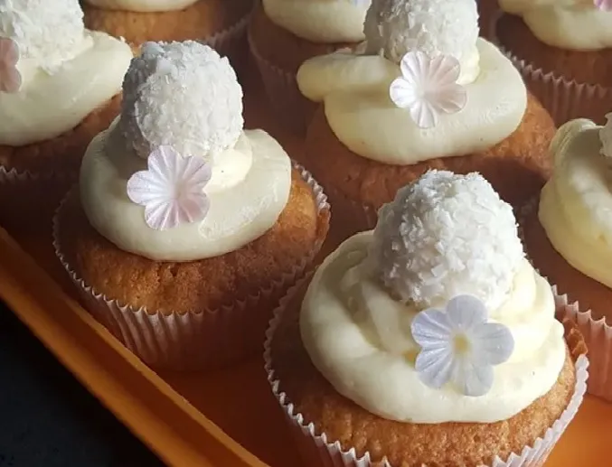 Muffins mit Raffaello-Pralinen