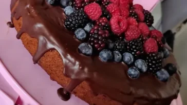 Veganer Schoko-Nuss-Kokos-Kuchen