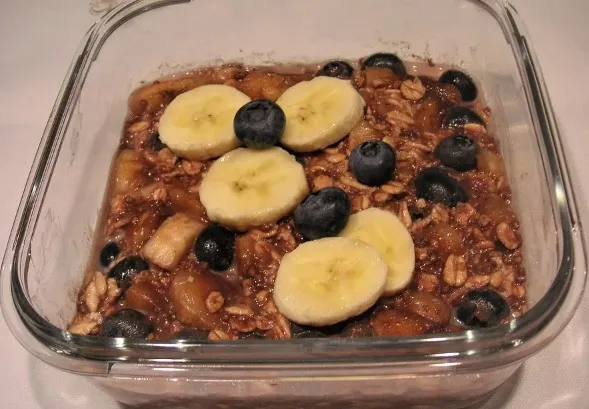 Overnight Oats mit Banane, Kakao, Heidelbeeren