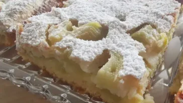 Rhabarberkuchen mit Baiser