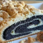 Mohnkuchen Mohnstrudel mit Streuseln, Hefeteig