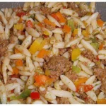 Kritharaki salat mit hackfleisch