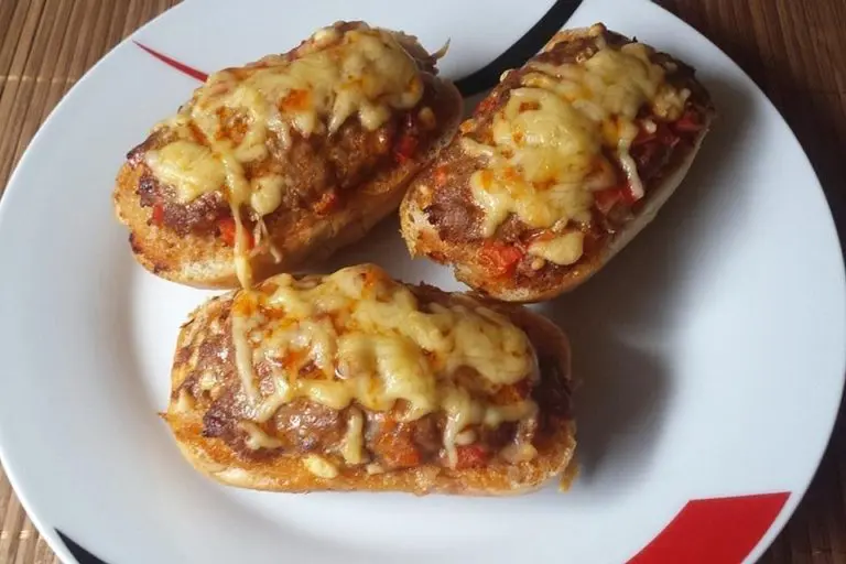 Pizza Hackfleisch Brötchen