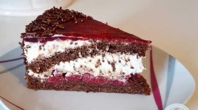 STRACCIATELLA KIRSCHTORTE