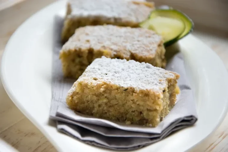 Saftiger Zucchinikuchen mit Überraschungseffekt