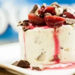 bounty-eistoertchen-mit-kirschen