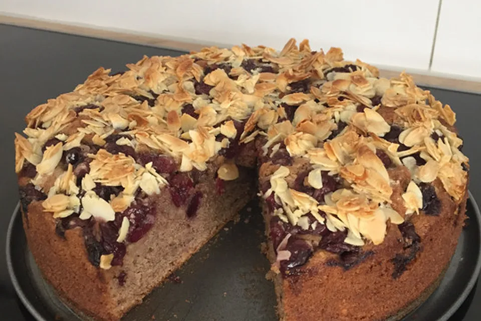 kirsch-marzipan-kuchen-mit-mandelkrokant - Best Rezepte