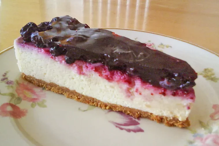 marshmallow-kaesekuchen-mit-heidelbeeren