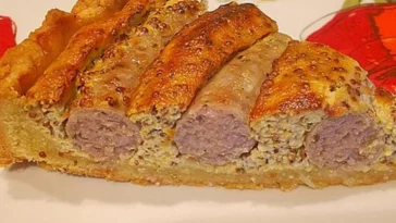 Bratwurst–Torte-mit-Senfkruste