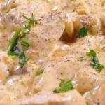 HÄHNCHENBRUST IN EINER KNOBLAUCH PARMESANSOSSE