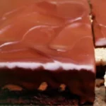 LECKERE-SCHOKOLADE-MIT-MASCARPONE-CREME