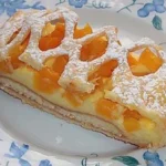 Pfirsichstrudel mit Puddingcreme