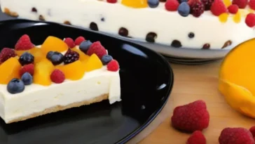 QUARKKUCHEN-MIT-SOMMERFRUCHTEN