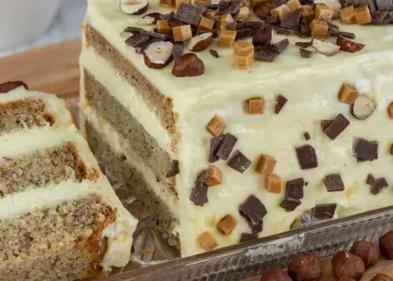 Saftiger Nusskuchen mit Sahniger Puddingcreme