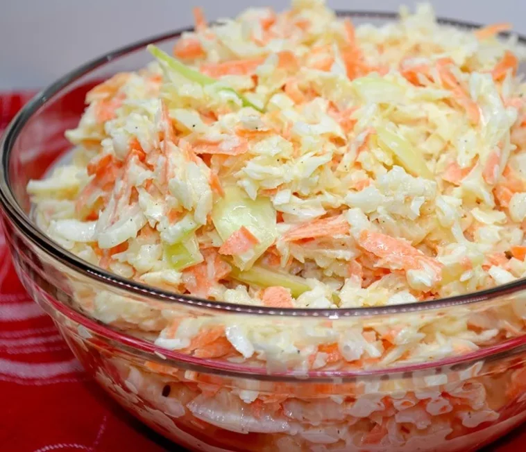 Super-schmackhafter-Weiskohl-Mohren-Salat