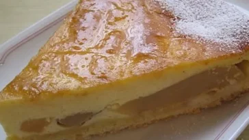 eichter-Hefeteig-Quarkkuchen-mit-Fruchten