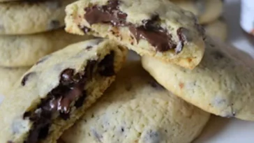 Chocolate-Chip-Cookies-mit-Nutella-Fullung