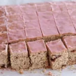 Gebackwurfel-mit-Kirschen-und-Zimt