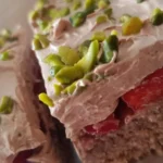 Schokolade-Erdbeerschnitten mit Swiss Meringue Buttercreme