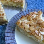 Bienenstich Apple Pie