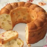 Rhabarber-Marzipan-Gugelhupf