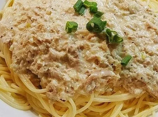 Spaghetti mit Thunfischsauce